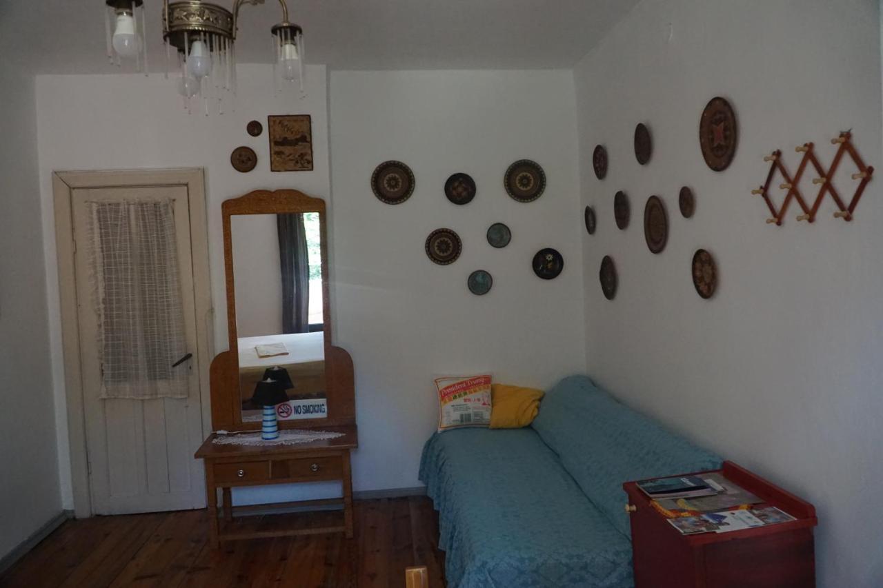 Albaniantrip Rooms And Apartments Тирана Екстериор снимка