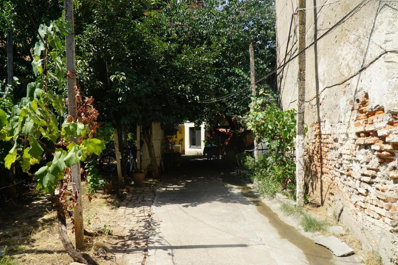 Albaniantrip Rooms And Apartments Тирана Екстериор снимка
