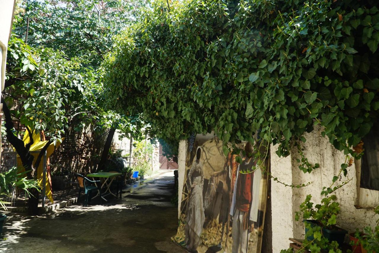 Albaniantrip Rooms And Apartments Тирана Екстериор снимка