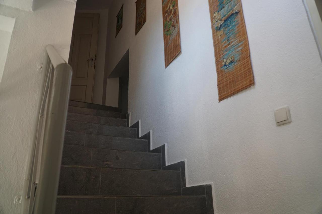 Albaniantrip Rooms And Apartments Тирана Екстериор снимка