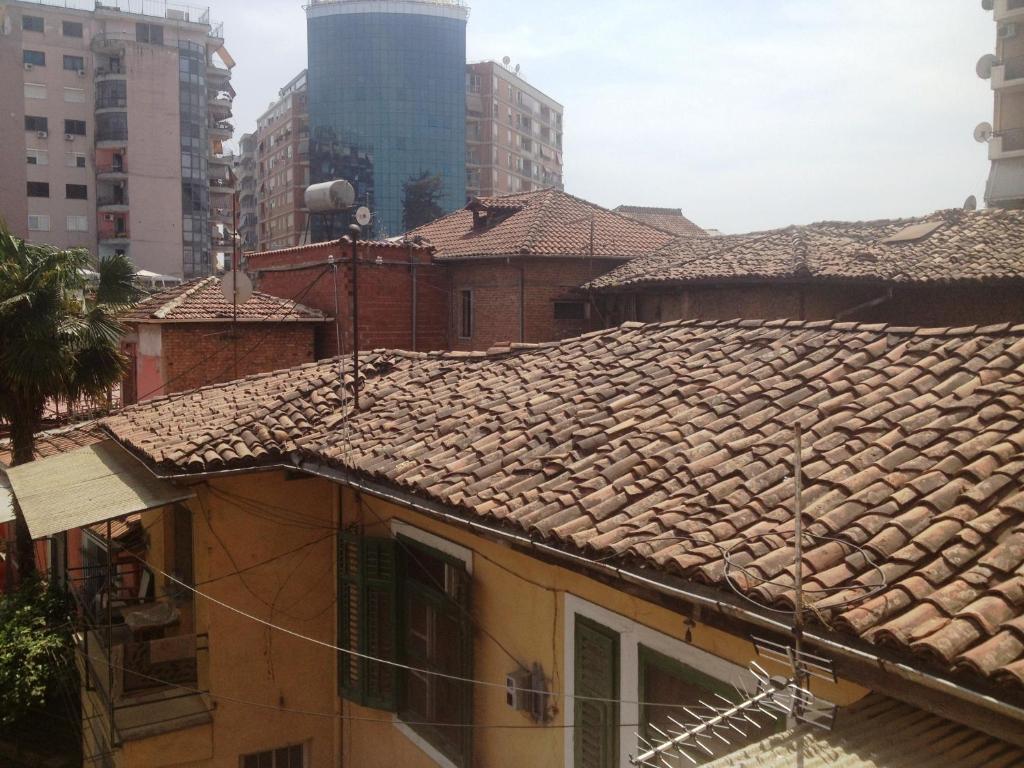 Albaniantrip Rooms And Apartments Тирана Екстериор снимка